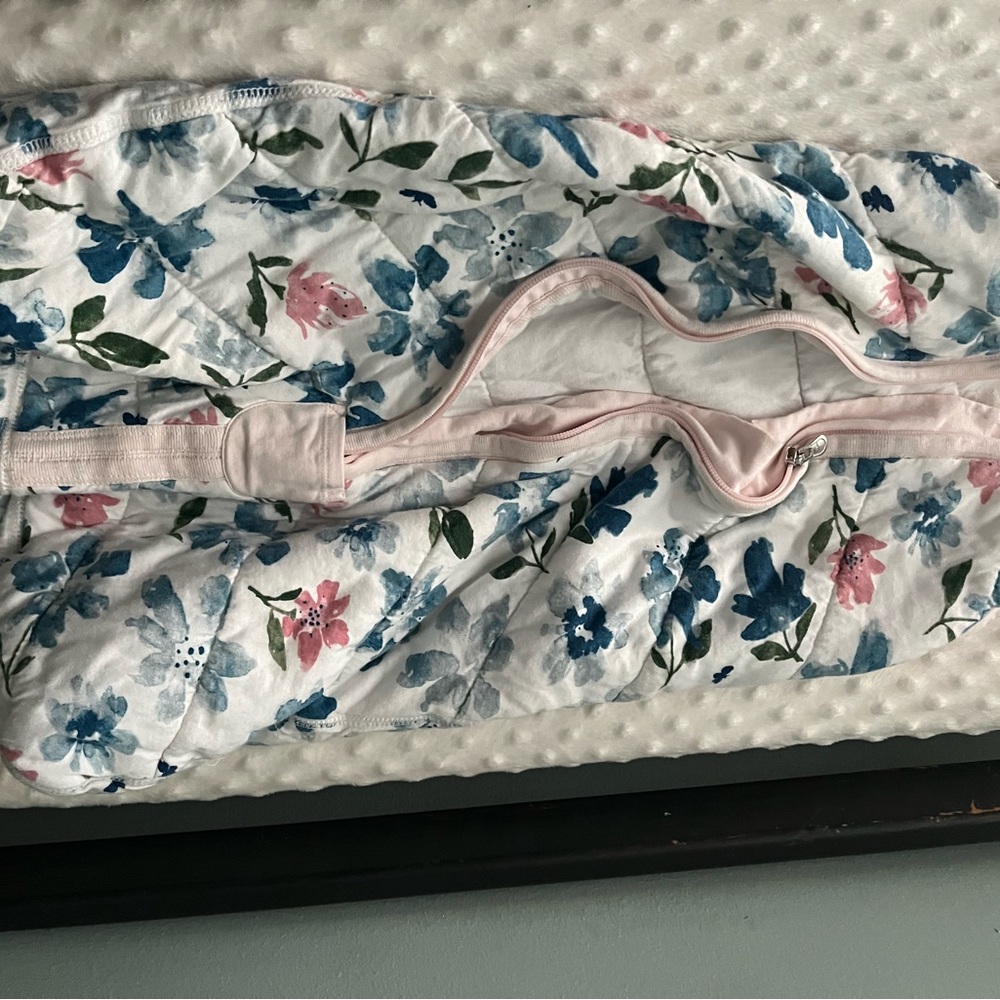 TWO Burt’s Bees Baby 1.5 TOG sleep sacks small 0-6months